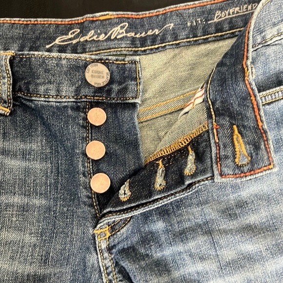 Eddie Bauer Embroidered Jean Shorts Sz 4 - Picture 2 of 8